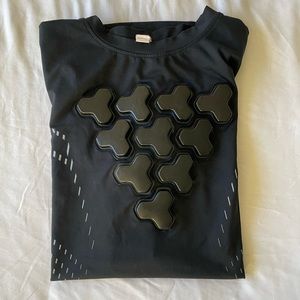 UNDER ARMOUR HEAT GEAR YXL YOUTH STERNUM SHIRT FOR BASEBALL BLACK AND GREY